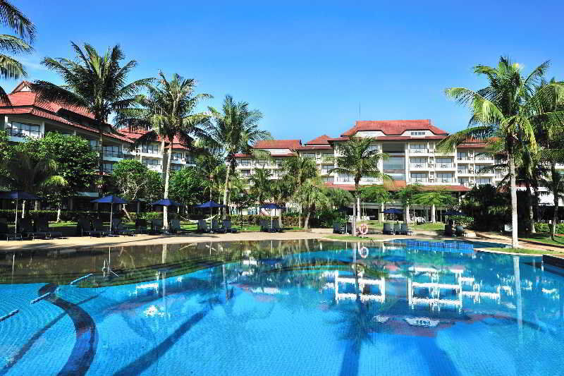 Sand & Sandals Desaru Beach Resort & Spa Exterior foto The pool at the hotel