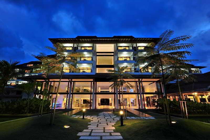 Sand & Sandals Desaru Beach Resort & Spa Exterior foto The hotel's main building