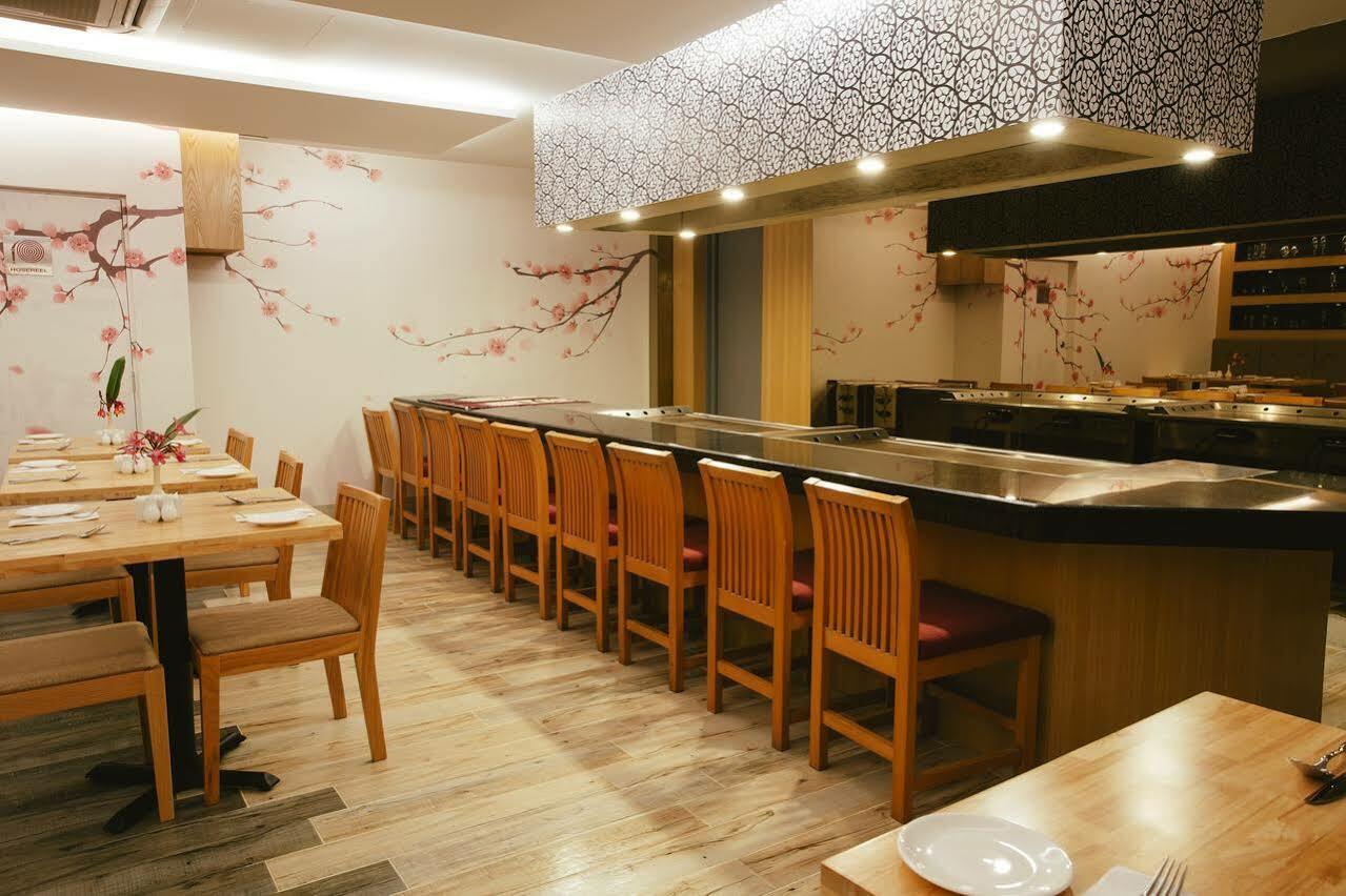 Sand & Sandals Desaru Beach Resort & Spa Exterior foto A sushi bar in Tokyo
